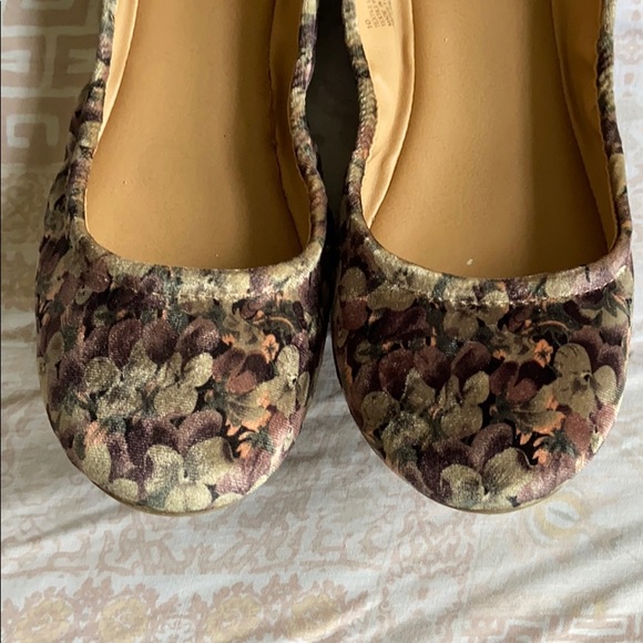 Mossimo flats - Picture 2 of 6